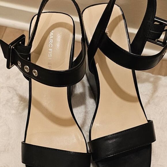 Marc Fisher Lukey Black Leather Wedge Heels Size 8.5 - Picture 9 of 9